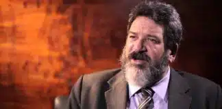 “Não é a FAMÍLIA que ajuda a ESCOLA na formação da criança. É o contrário.”