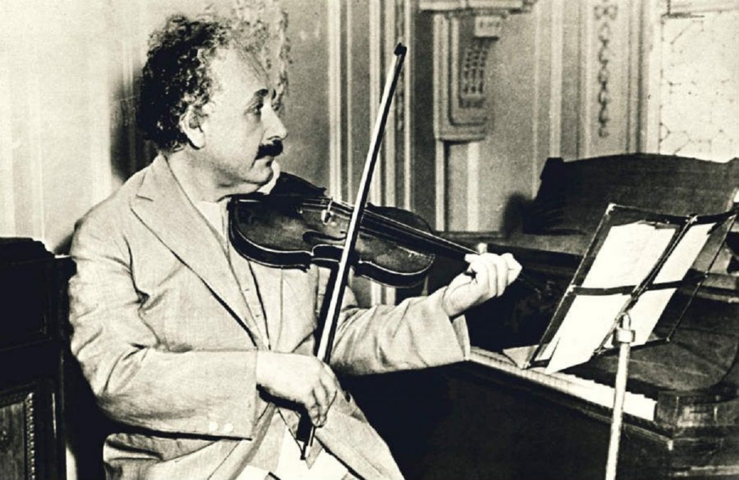 Devoção secreta: a carreira do músico Albert Einstein