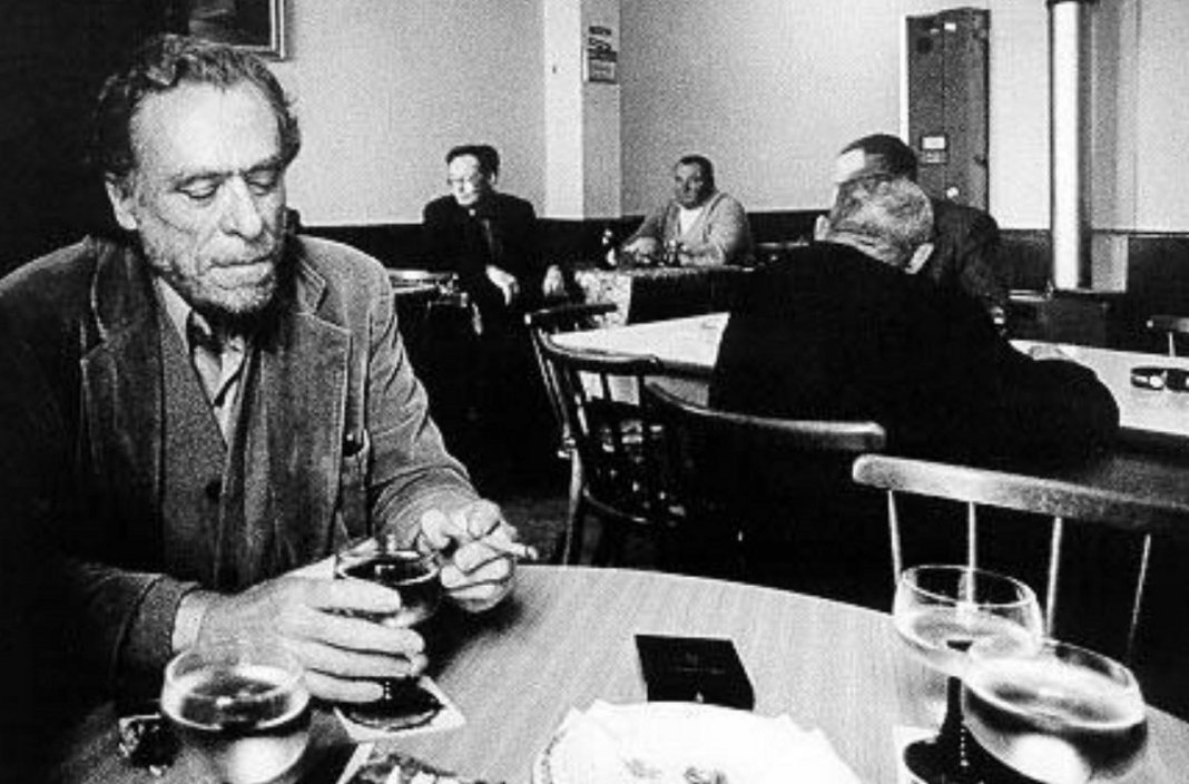 Bukowski: Ébrio perante a vida