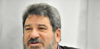 É preciso cautela na hora de elogiar alguém