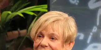 “Terrorismo é política, não religião” afirma Karen Armstrong