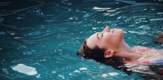 5 benefícios psicológicos da natação
