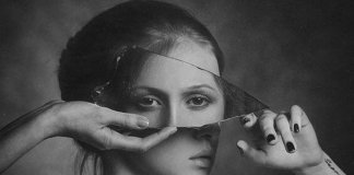 Aqueles que criticam os outros revelam suas próprias deficiências