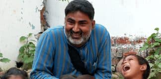 Este homem é um salvador de meninas