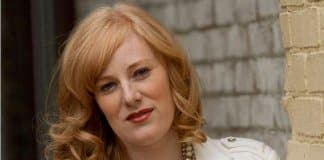 Mulher afirma que criança adotada que ‘abandonou’ era uma anã adulta que queria matar sua família