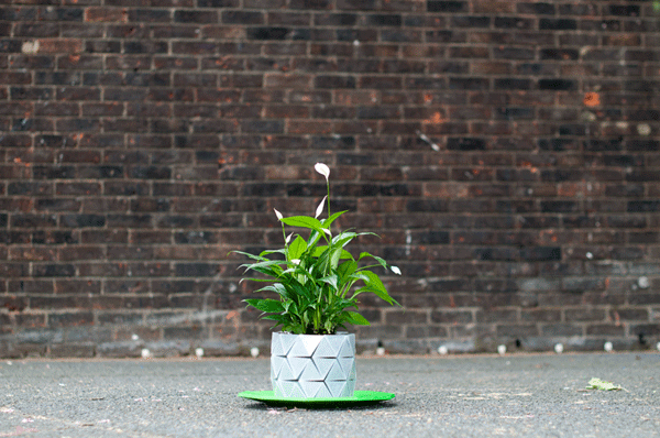 pensarcontemporaneo.com - O vaso de origami que muda de forma e se adapta ao tamanho da sua planta à medida que ela cresce