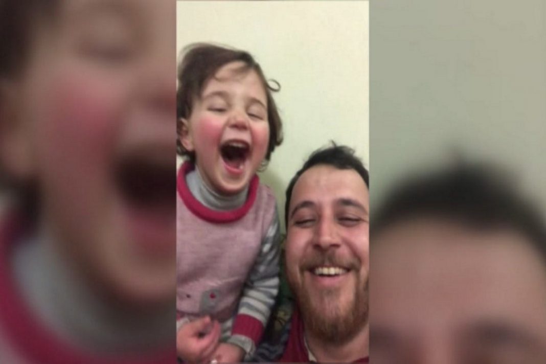 Enquanto bombas caem, pai sírio inventa um jogo para não assustar sua filha de 4 anos
