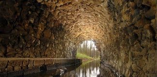 Coronavírus em esgoto prenunciou surto em cidade holandesa