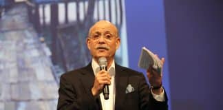 Alerta do sociólogo Jeremy Rifkin: “Estamos enfrentamos uma ameaça de extinção e as pessoas nem sequer sabem”