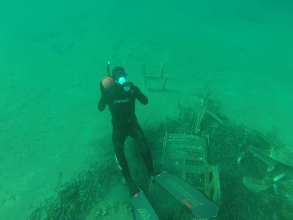 pensarcontemporaneo.com - Em breve no Mediterrâneo haverá mais máscaras do que águas-vivas: as imagens do fundo do mar da Riviera Francesa