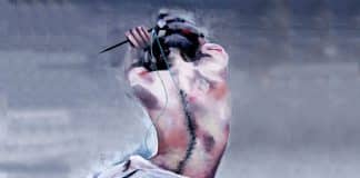 Fingir que não dói, dói duas vezes