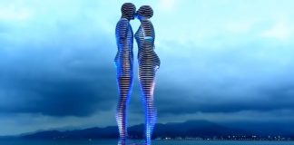 As esculturas em movimento que se cruzam e nos mostram uma trágica história de amor (VÍDEO)