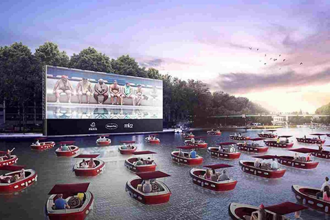 Em Paris, o primeiro cinema flutuante do mundo, com barcos elétricos “no lugar” das poltronas