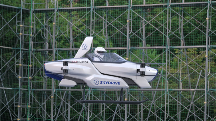 Futuro da mobilidade: carro voador do Japão realiza o primeiro voo público tripulado