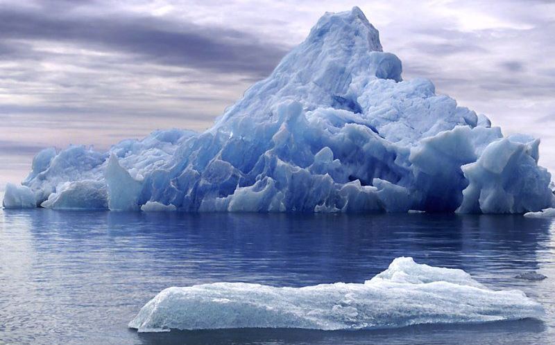 Groenlândia perdeu seis piscinas olímpicas de gelo a cada segundo por derretimento