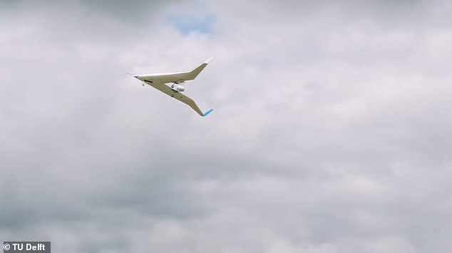 pensarcontemporaneo.com - Avião “do futuro” tem sucesso em primeiro voo de teste; veja vídeo