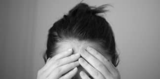 Como parar de pensar demais: 8 dicas de um terapeuta