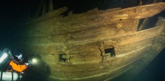 Navio do século 17 estranhamente bem preservado encontrado nas águas escuras do mar Báltico