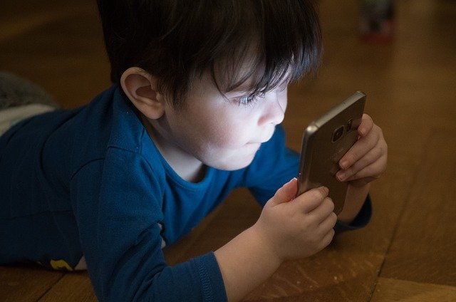 ‘Geração digital’:  pela primeira vez os filhos têm QI inferior ao dos pais