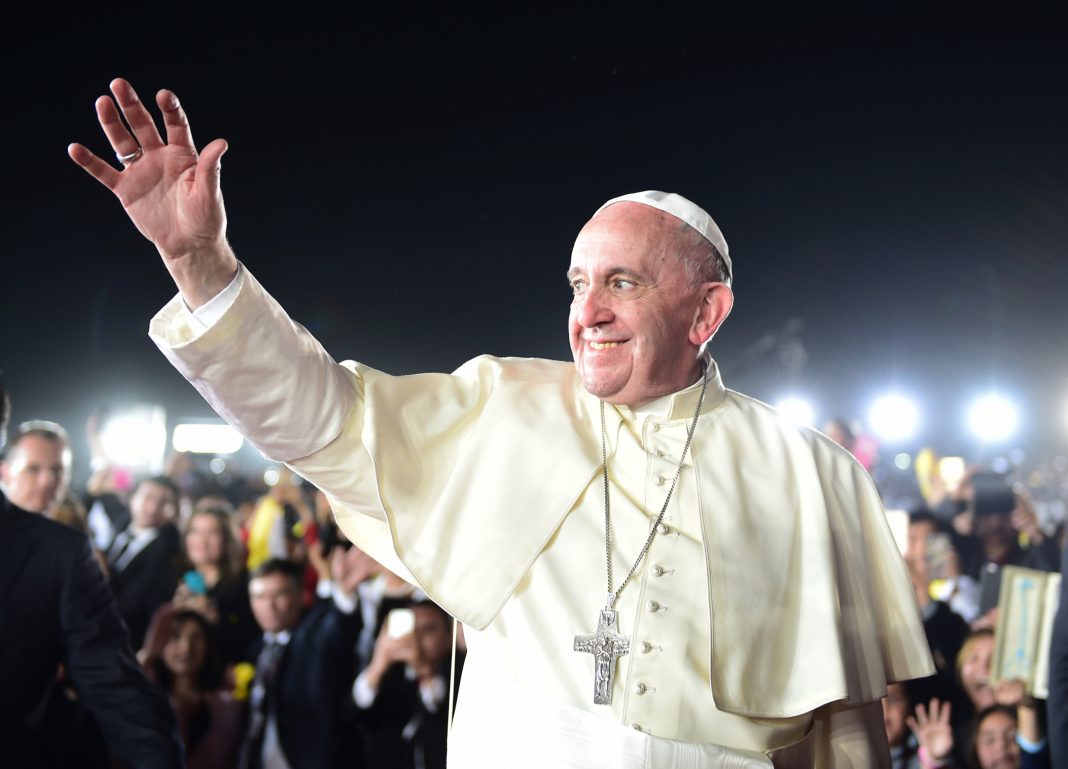 O Vaticano diz que a Igreja Católica não apóia o casamento entre pessoas do mesmo sexo, dos comentários do Papa