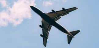 Pesquisadores retiram carbono do céu e o convertem em combustível instantâneo para jato, remodelando a aviação para sempre