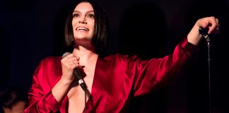 Cantora britânica Jessie J acorda sem audição e é diagnosticada com Doença de Ménière