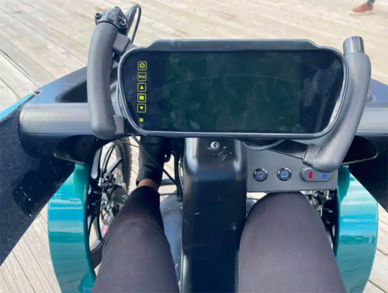 pensarcontemporaneo.com - Bike elétrica de 4 rodas promete segurança e conforto