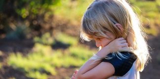 O poder das palavras: ensinando as crianças a lidar com os insultos