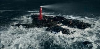 Festival de cinema procura uma pessoa para passar 7 dias sozinha assistindo filmes em um farol remoto