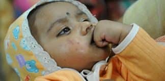 O drama dos bebês indianos enterrados vivos porque nasceram do sexo feminino