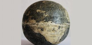 O mais antigo globo conhecido que representa o Novo Mundo foi gravado em um ovo de avestruz, talvez por Leonardo da Vinci (1504)