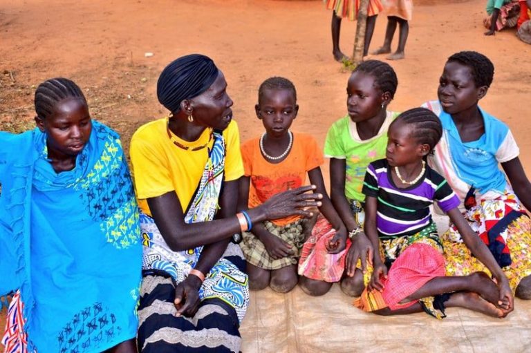 pensarcontemporaneo.com - A corajosa mãe que está lutando contra a mutilação genital para salvar suas filhas e todas as meninas em Uganda
