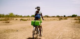 Creches móveis estão transformando a vida de mulheres e crianças na África