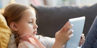 Filhos entediados demais por pais ocupados demais … Solidão infantil