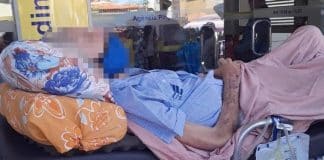 Idoso vai de maca ao banco para apresentar ‘prova de vida’ exigida pelo INSS