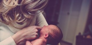 Ninguém nasce sendo mãe – a maternidade dói