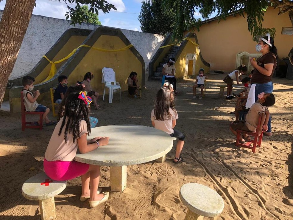 pensarcontemporaneo.com - Sem salas de aula e focada na educação comunitária, escola do interior da Paraíba é reconhecida internacionalmente