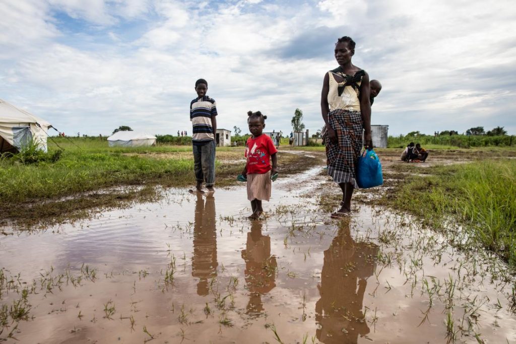 pensarcontemporaneo.com - Os impactos das mudanças climáticas colocam quase todas as crianças em risco