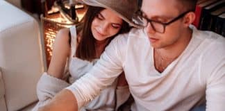 Notícias do líder no namoro online: Tinder Explore e bate-papos por vídeo