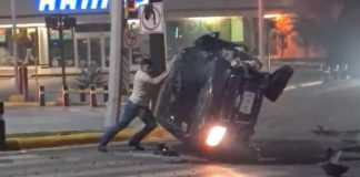 O impressionante vídeo viral de um jovem virando seu carro depois de capotá-lo