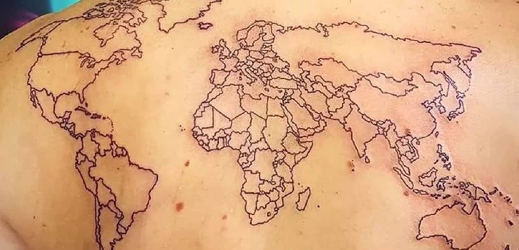 JESSE 2222 Influenciador que morreu nos EUA eternizou o mundo em seu corpo: uma linda tatuagem