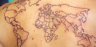 Influenciador que morreu nos EUA eternizou o mundo em seu corpo: uma linda tatuagem