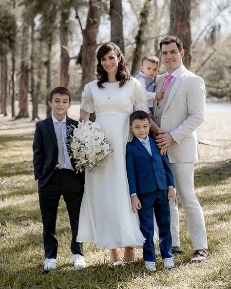 pensarcontemporaneo.com - Pai de 5 filhos, Juliano Cazarré construiu uma família linda ao lado da esposa, Letícia