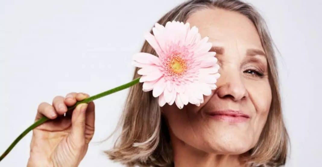 7 coisas para deixar para trás em 2024 se você está na menopausa (ou vai entrar nela)