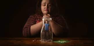 Série mais vista do Brasil atualmente, disponível na Netflix, é um verdadeiro festival de loucuras