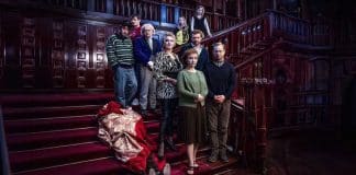 Desligue o cérebro e divirta-se com o esse novo (e delicioso!) filme de mistério da Netflix