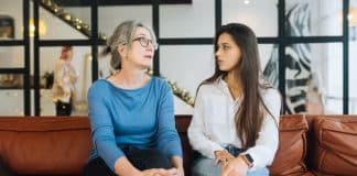 Mãe entra na Justiça para deixar de sustentar filha de 22 anos que não estuda nem trabalha – decisão do juiz surpreende