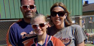 Desmascarada: Mãe cria perfil falso para humilhar a própria filha por 1 ano e tem atitude bizarra antes da sentença