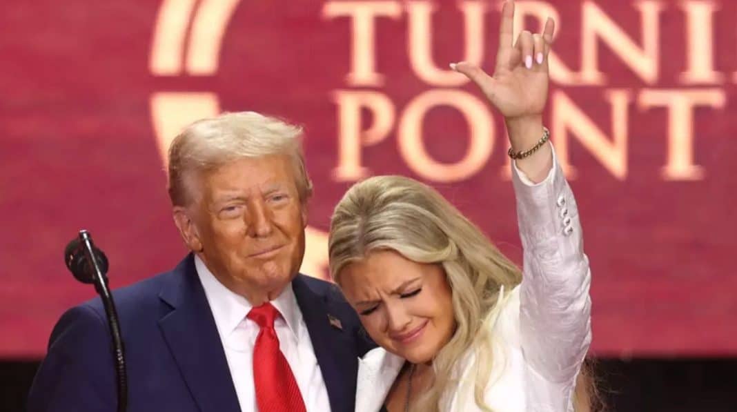 Funeral de Charlie Kirk tem cena inesperada: o gesto silencioso de Erika que deixou o público em lágrimas