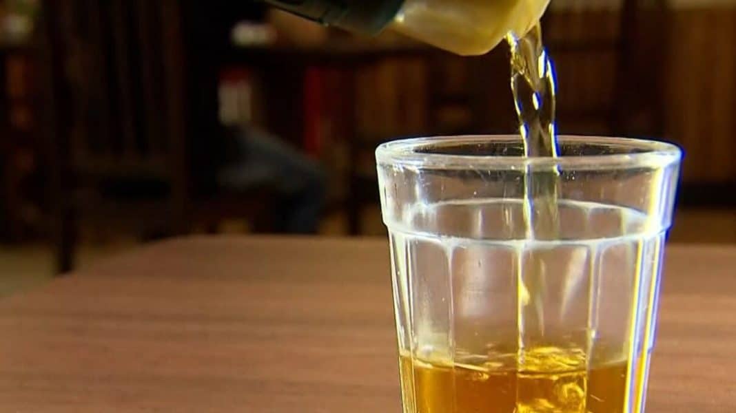 capa Bebidas adulteradas: descubra quantos ML de metanol já bastam para causar cegueira e sequelas graves!